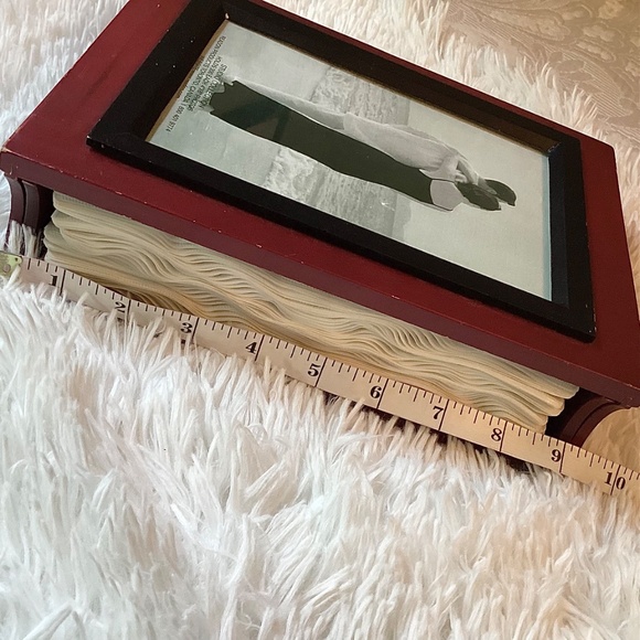 Studio Collection Wooden Photo Album — Holds 200 Photos (4 x 6”) - Picture 9 of 10